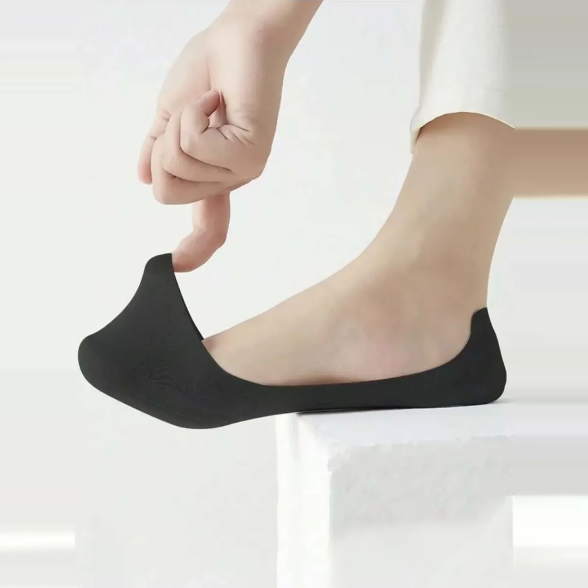 Low-cut black sock that doesn't show with shoes